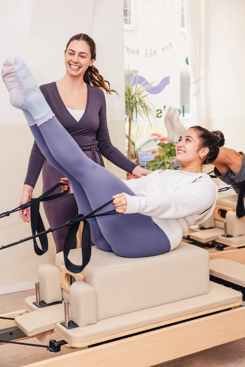 Persönliche Anleitung beim Reformer-Training im Soma Co. Studio